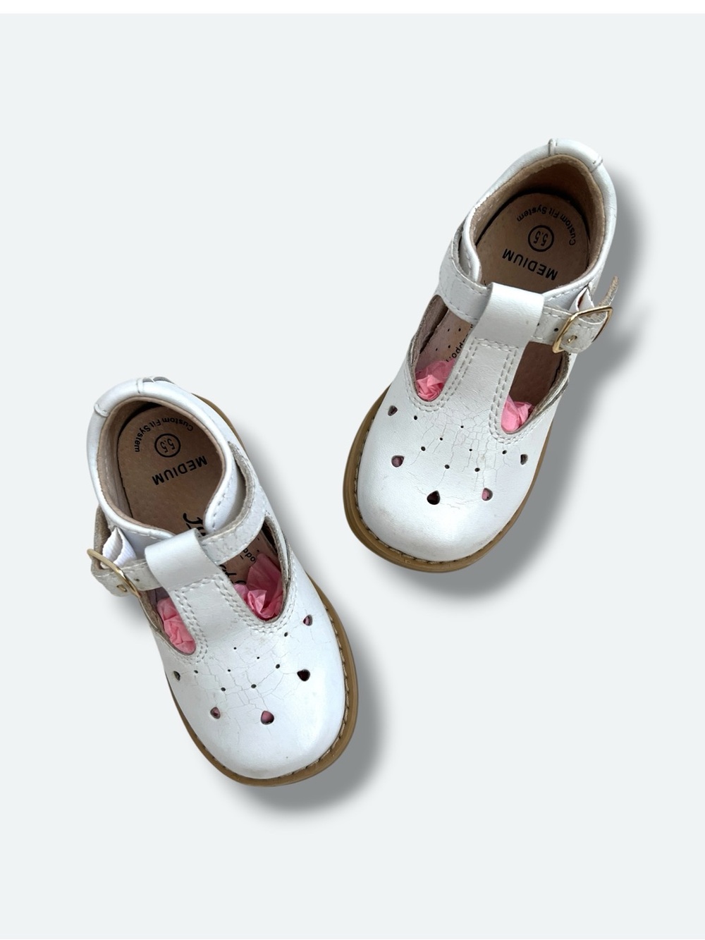 FootMates Girls White T-Strap Mary Jane Dress Shoes Size 5.5 M Perforated Buckle